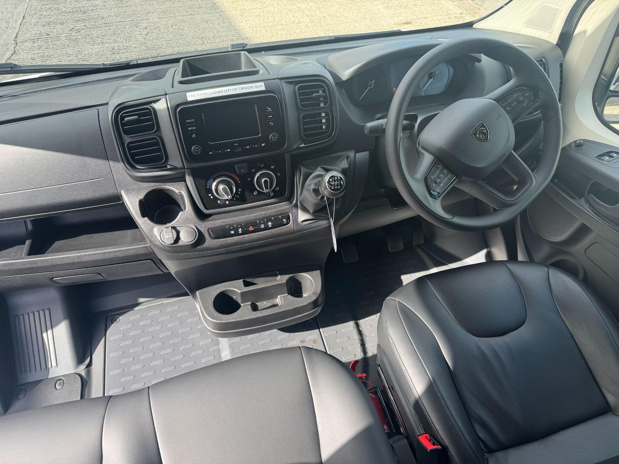 Peugeot Boxer image 10